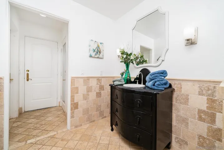 5 Rolling View Lane, Fallbrook, California 92028