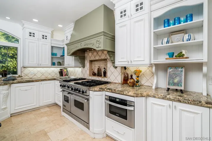 5 Rolling View Lane, Fallbrook, California 92028