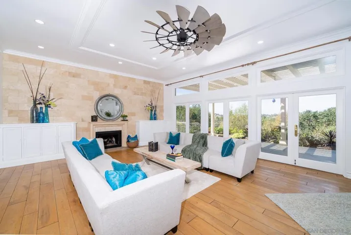 5 Rolling View Lane, Fallbrook, California 92028