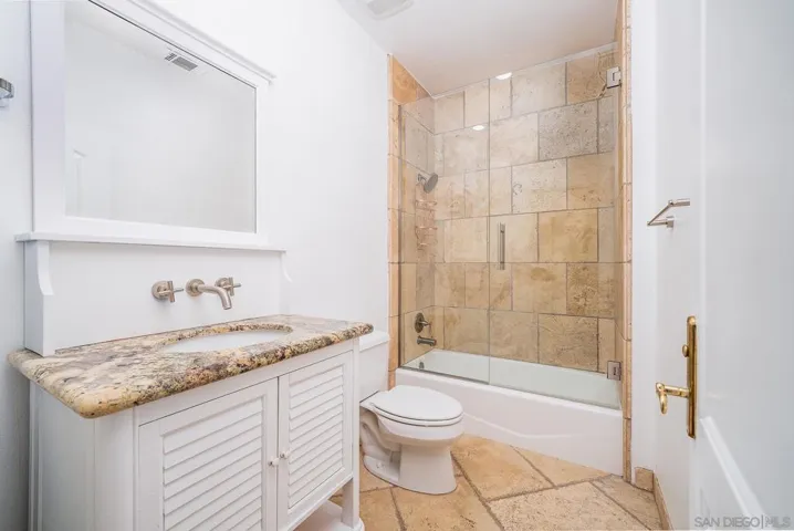 5 Rolling View Lane, Fallbrook, California 92028
