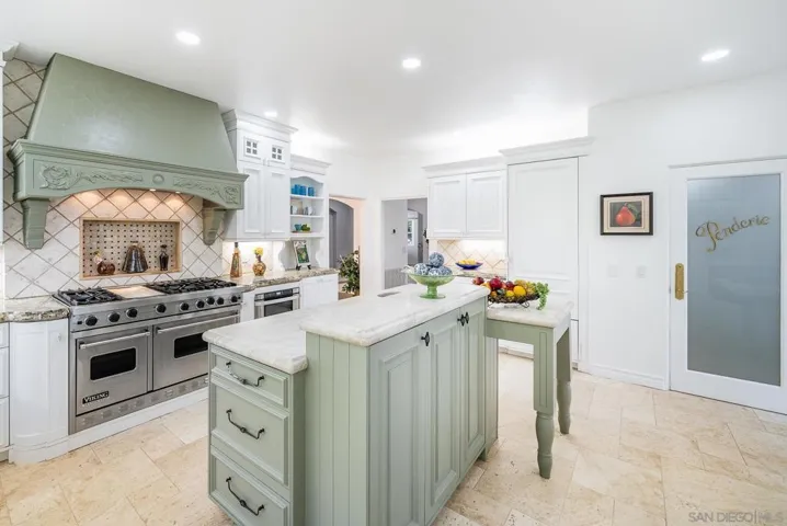5 Rolling View Lane, Fallbrook, California 92028