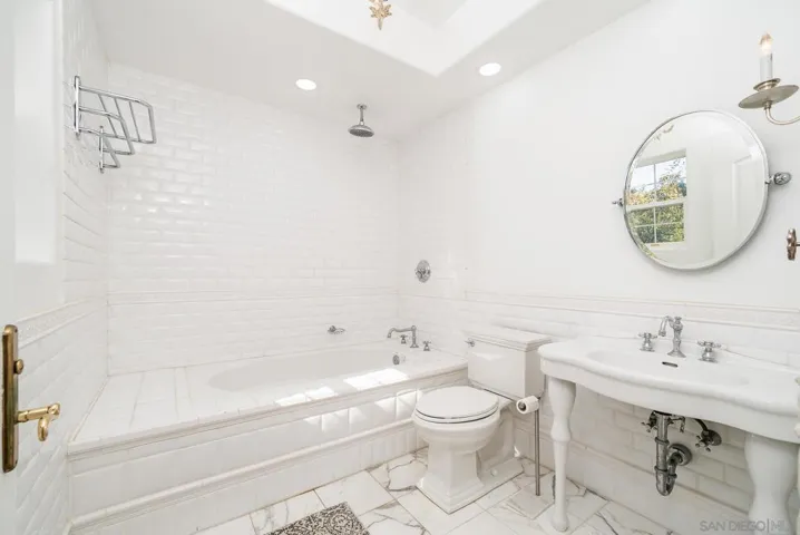 5 Rolling View Lane, Fallbrook, California 92028