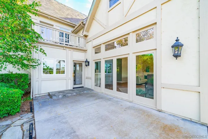 5 Rolling View Lane, Fallbrook, California 92028