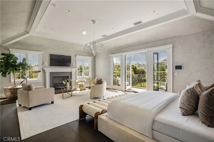 24200 Hidden Ridge Road, Hidden Hills, California 91302