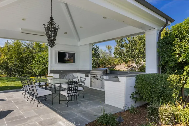 24200 Hidden Ridge Road, Hidden Hills, California 91302
