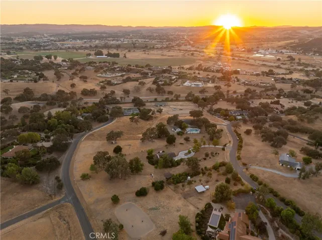 1285 Beaver Creek Lane, Paso Robles, California 93446