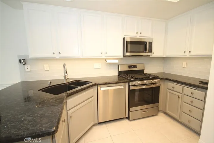 22262 Summit Hill Drive 4, Lake Forest, California 92630