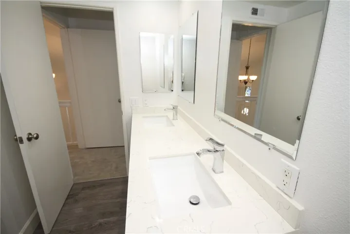 22262 Summit Hill Drive 4, Lake Forest, California 92630