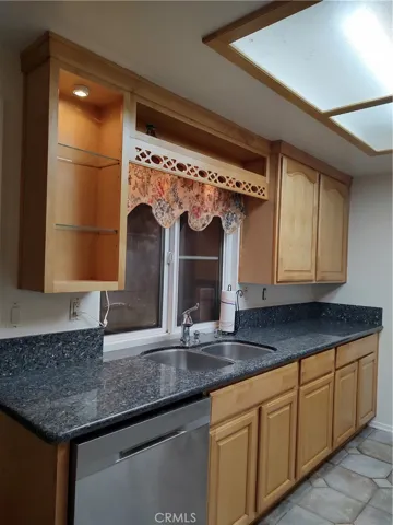 2894 Overland Court, Highland, California 92346