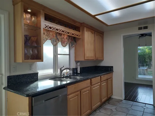 2894 Overland Court, Highland, California 92346