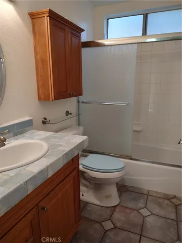 2894 Overland Court, Highland, California 92346