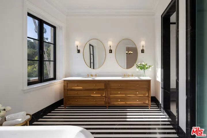 4533 Cockerham Drive, Los Angeles, California 90027