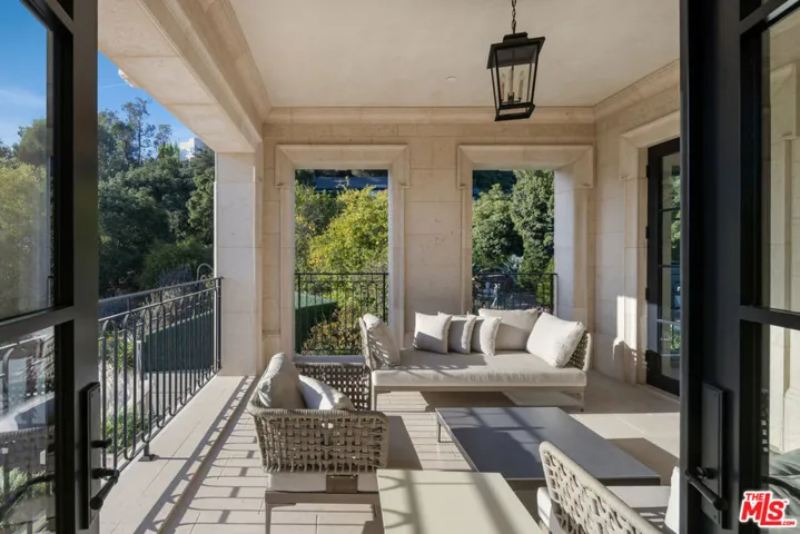 4533 Cockerham Drive, Los Angeles, California 90027