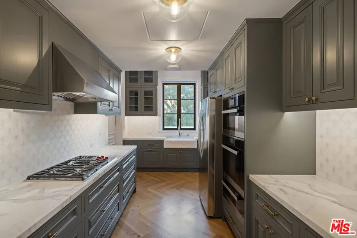 4533 Cockerham Drive, Los Angeles, California 90027