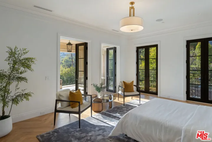 4533 Cockerham Drive, Los Angeles, California 90027