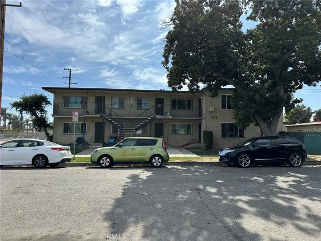 701 S Willowbrook Avenue, Compton, California 90220