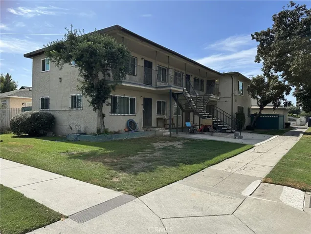701 S Willowbrook Avenue, Compton, California 90220