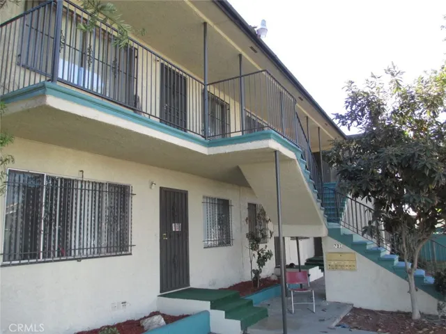701 S Willowbrook Avenue, Compton, California 90220