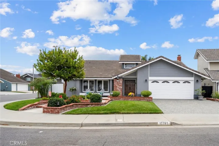 17701 Rainglen Lane, Huntington Beach, California 92649