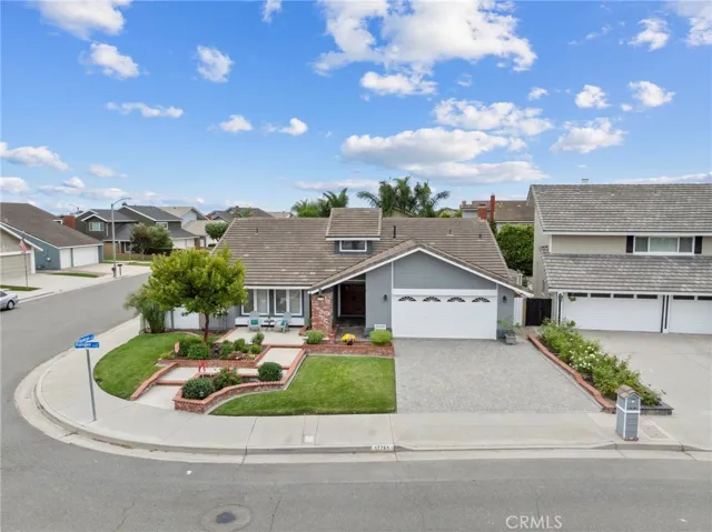 17701 Rainglen Lane, Huntington Beach, California 92649