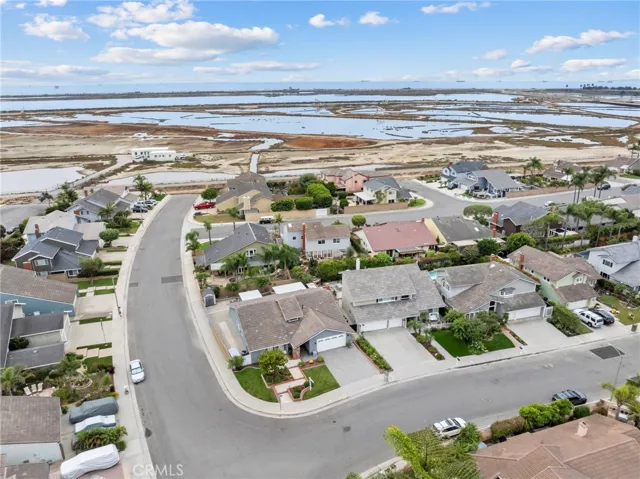 17701 Rainglen Lane, Huntington Beach, California 92649