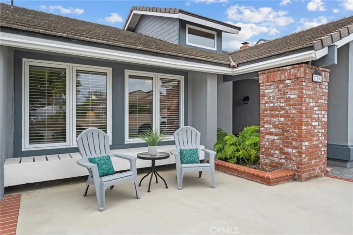 17701 Rainglen Lane, Huntington Beach, California 92649