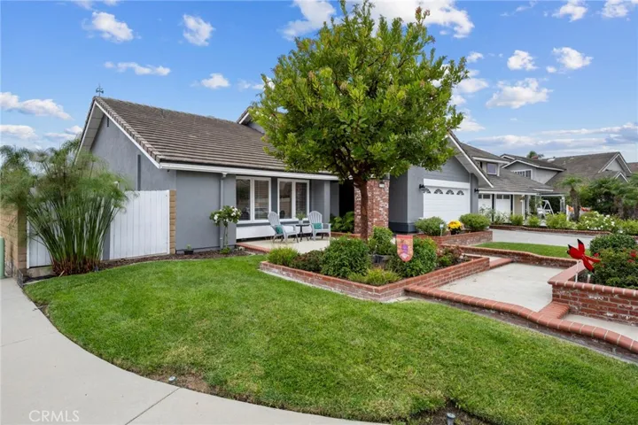 17701 Rainglen Lane, Huntington Beach, California 92649