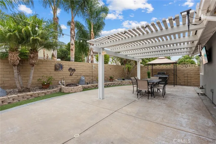 17701 Rainglen Lane, Huntington Beach, California 92649