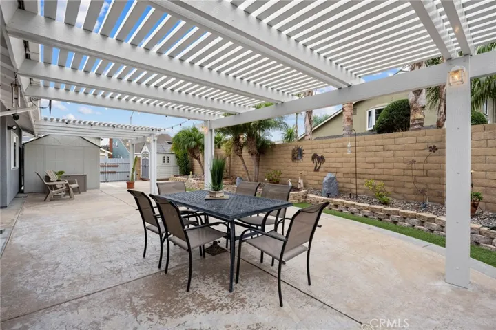 17701 Rainglen Lane, Huntington Beach, California 92649