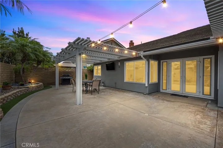 17701 Rainglen Lane, Huntington Beach, California 92649