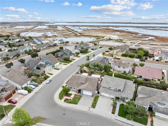 17701 Rainglen Lane, Huntington Beach, California 92649