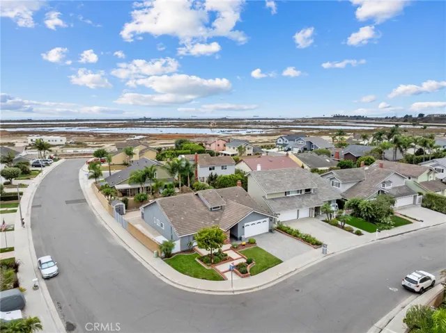 17701 Rainglen Lane, Huntington Beach, California 92649