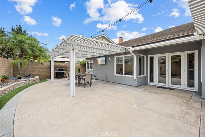17701 Rainglen Lane, Huntington Beach, California 92649