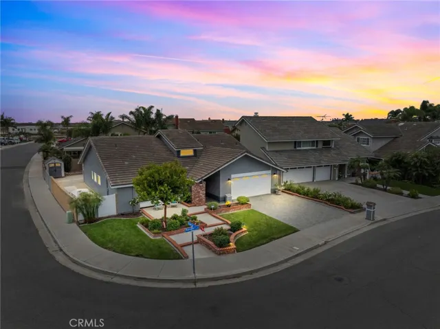 17701 Rainglen Lane, Huntington Beach, California 92649