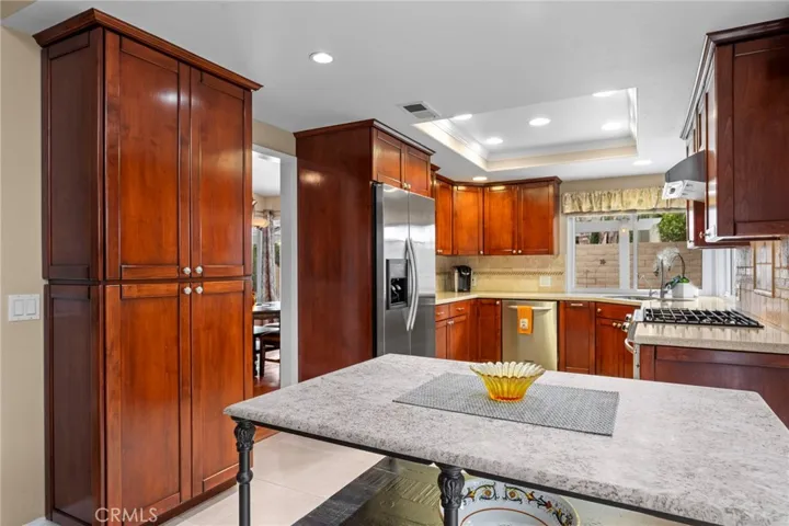 17701 Rainglen Lane, Huntington Beach, California 92649