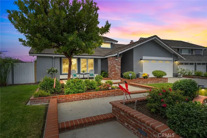 17701 Rainglen Lane, Huntington Beach, California 92649
