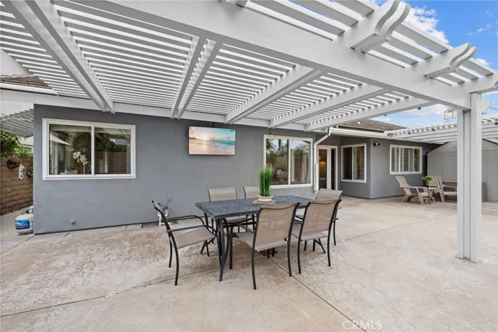 17701 Rainglen Lane, Huntington Beach, California 92649