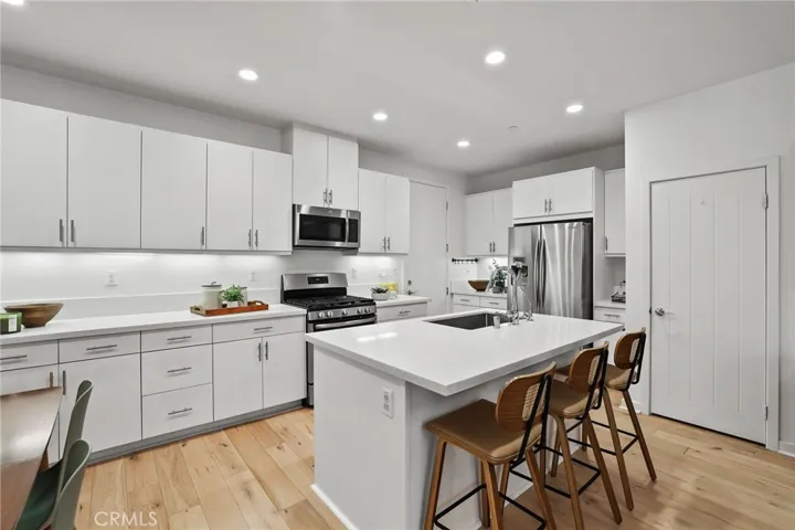 82 Savannah, Lake Forest, California 92630