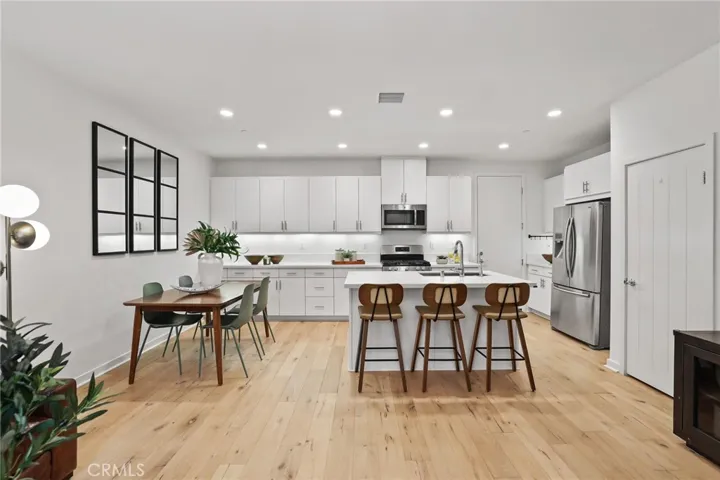 82 Savannah, Lake Forest, California 92630