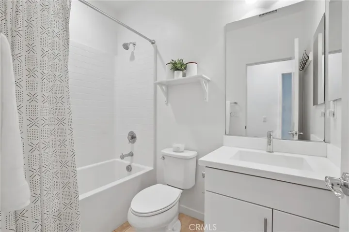 82 Savannah, Lake Forest, California 92630