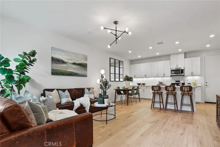 82 Savannah, Lake Forest, California 92630