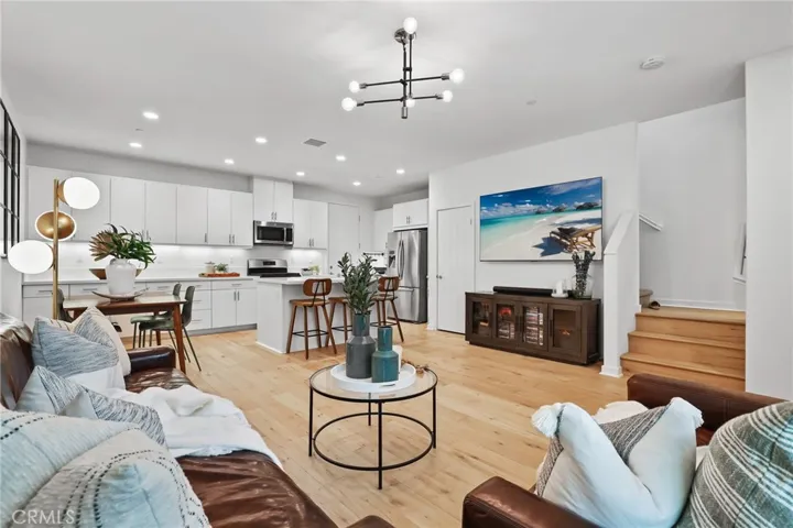 82 Savannah, Lake Forest, California 92630
