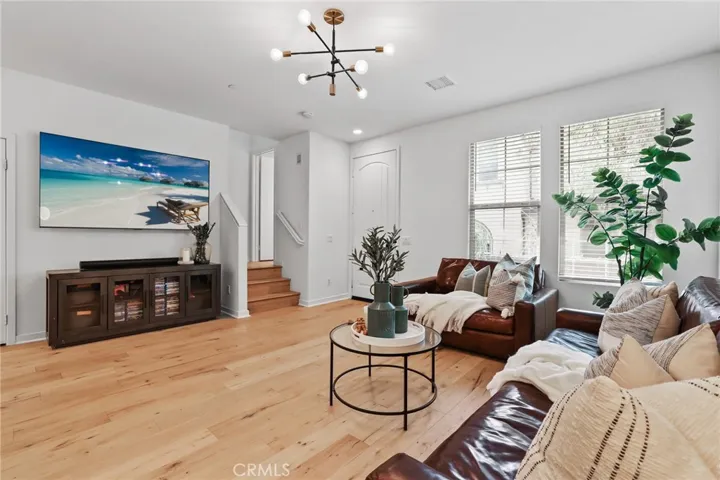 82 Savannah, Lake Forest, California 92630