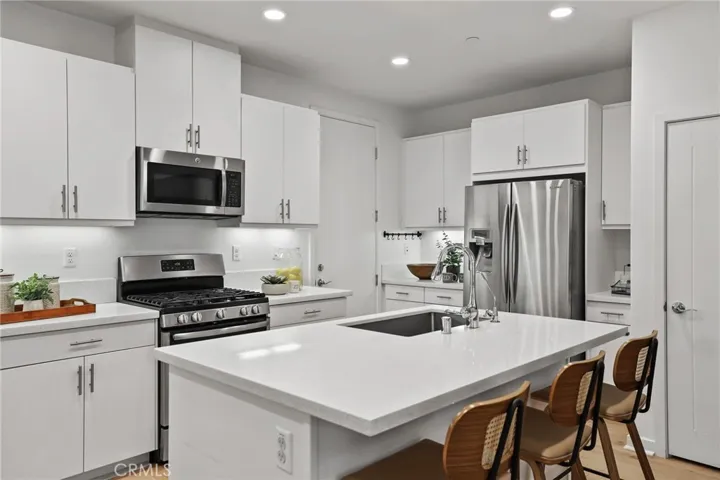 82 Savannah, Lake Forest, California 92630