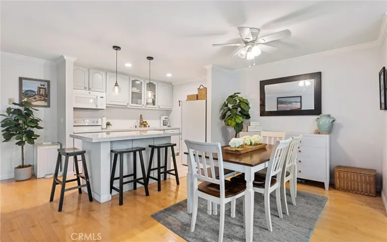 635 S Prospect Avenue 101, Redondo Beach, California 90277
