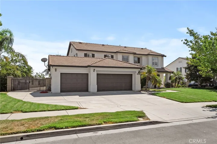 3-car garage with RV parking