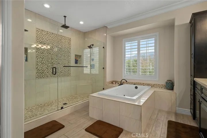 Jetted tub and 2-person shower