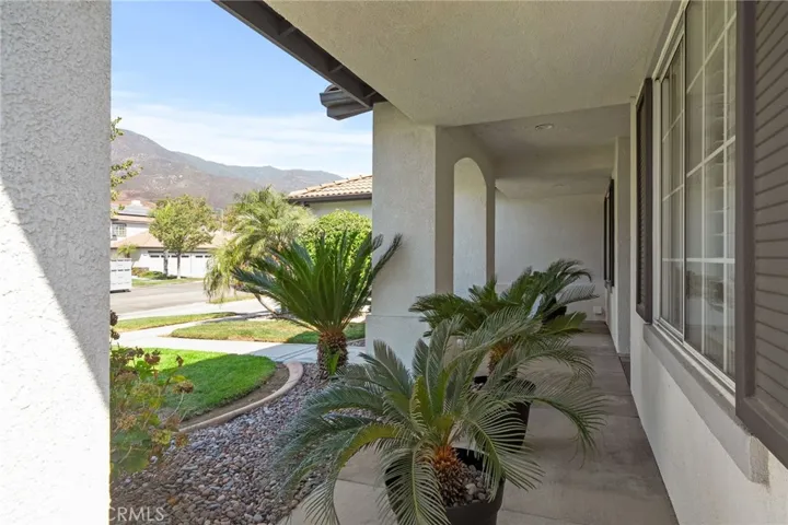 Nice front porch area with views of the mountains