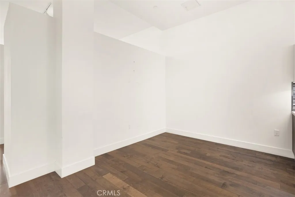 433 Pine Avenue 304, Long Beach, California 90802 home-pic-7