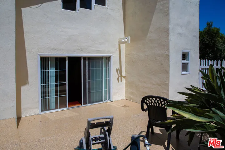 5242 Veronica Street, Los Angeles, California 90008